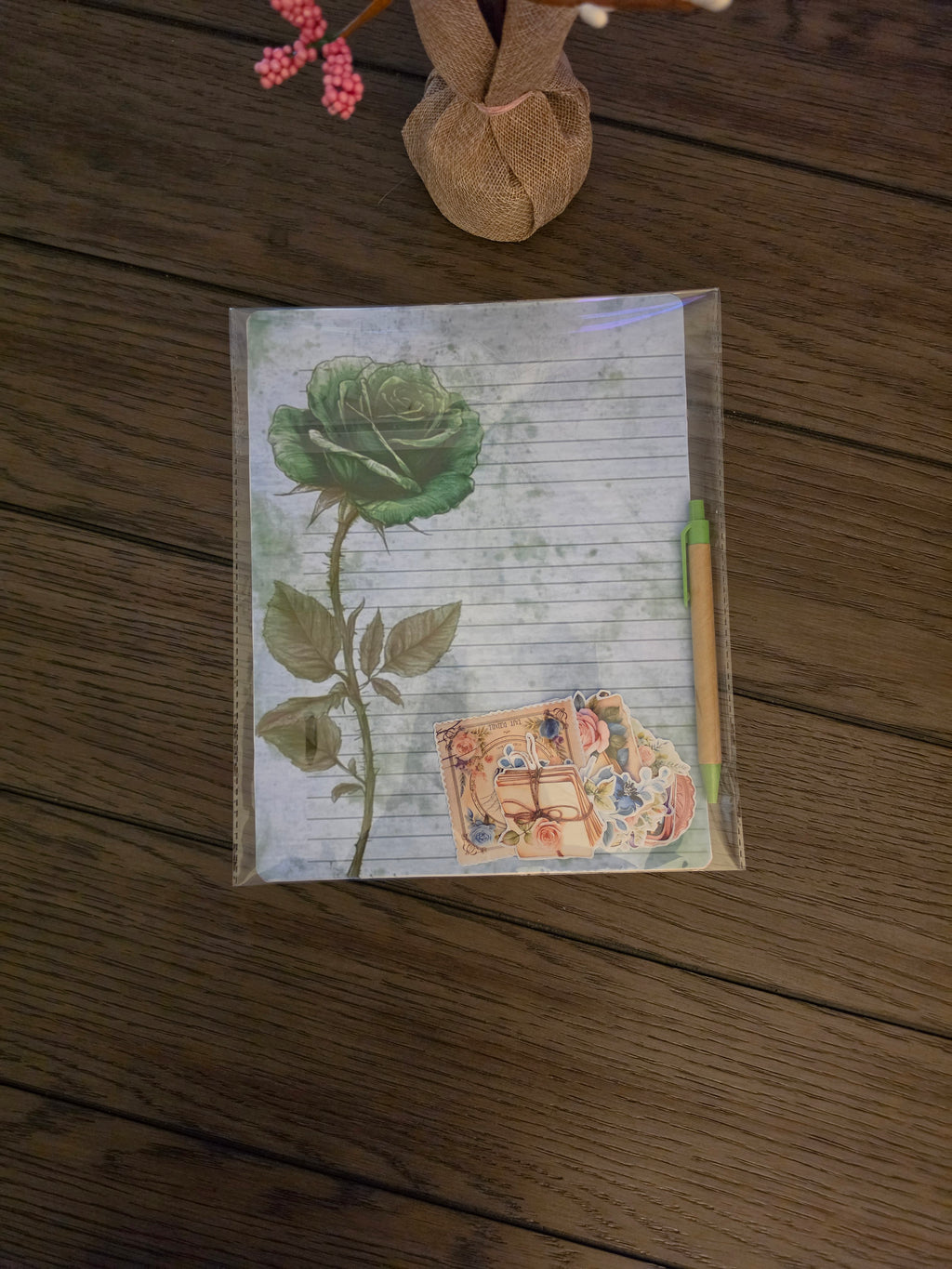 Beautiful rose lined stationery